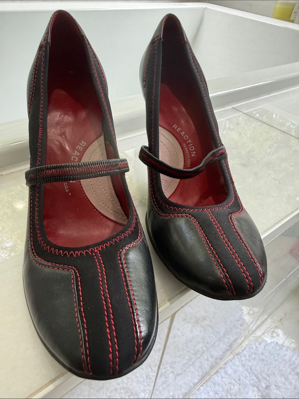 Reaction Kenneth Cole Black Leather Mary Jane Pumps with Red Accents
